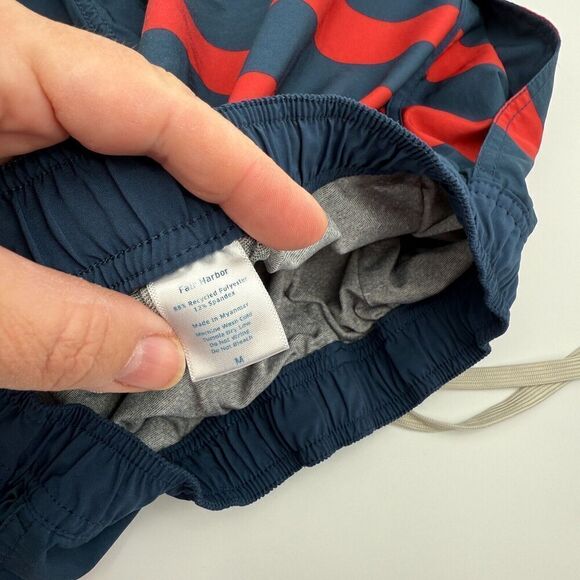 Men's Fair Harbor The Anchor Red Stripe Anchor 8" Shorts Size Medium Blue Red - Picture 11 of 12